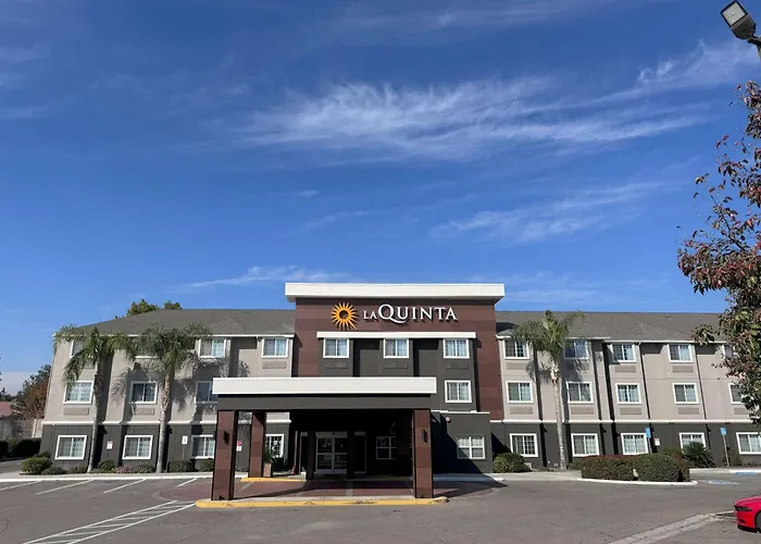 La Quinta By Wyndham Tulare
